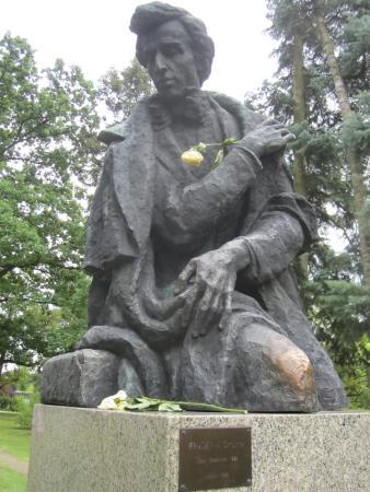 Pomnik Fryderyka Chopina w Żelazowej Woli